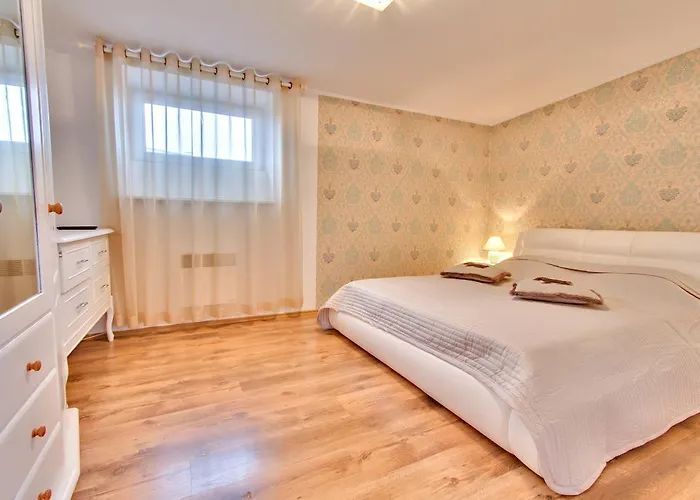 Апартаменты Toompuiestee Penthouse With Sauna