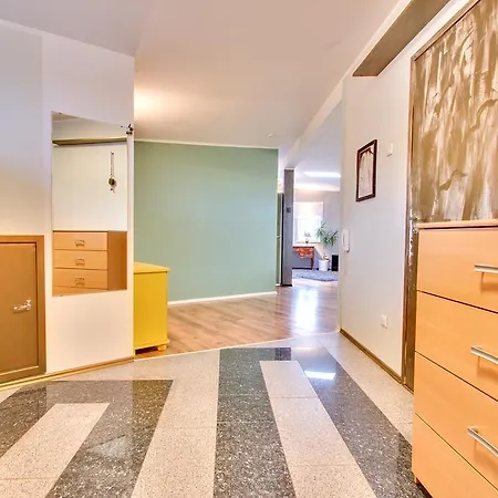 Toompuiestee Penthouse With Sauna Апартаменти *